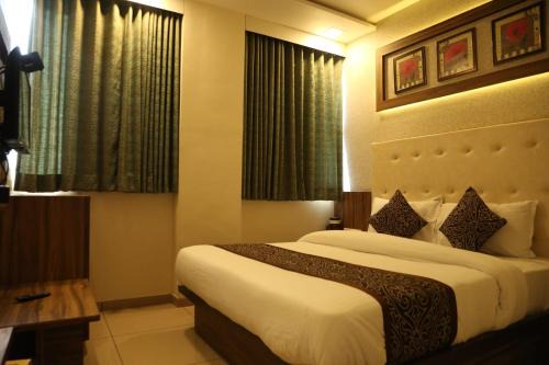 Ahmedabad House | HOTEL RK PALACE