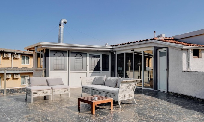 Cekirge Mahallesi House | Hotel Room w Balcony and Shared Terrace in Bursa