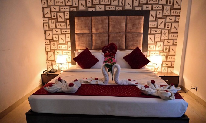 Zirakpur Hotel | Hotel Royal Regency