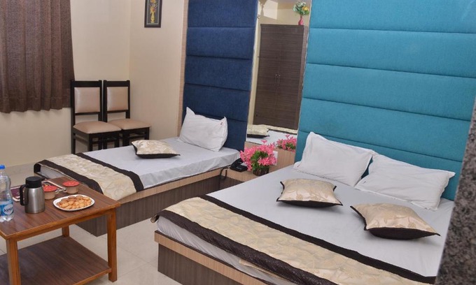 Ajmer Bed & Breakfast | Hotel Royal Suites