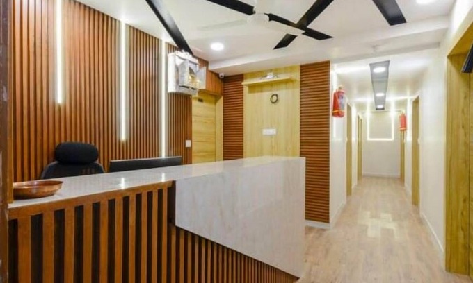 Navrangpura Hotel | HOTEL SAFARI INN C G ROAD