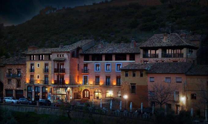 Alquezar Hotel | Hotel Santa Maria de Alquezar