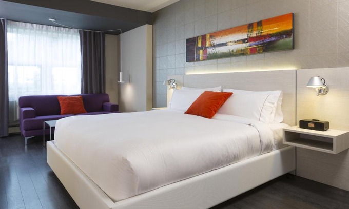 Saint Louis Hotel | Hotel Sepia
