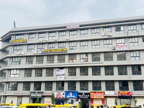 Ahmedabad Hotel | Hotel Shaligram Inn