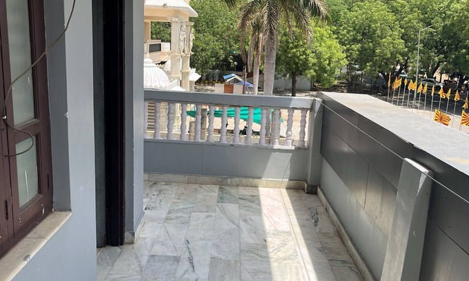 Abu Road Hotel | Hotel Shiv Shakti