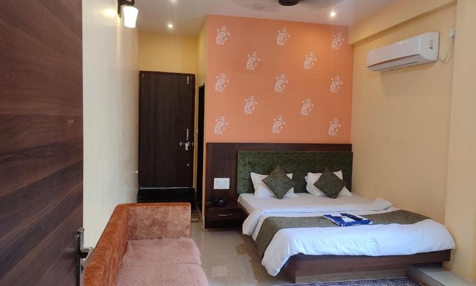Maheshwar Hotel | Hotel Shivalay Palace
