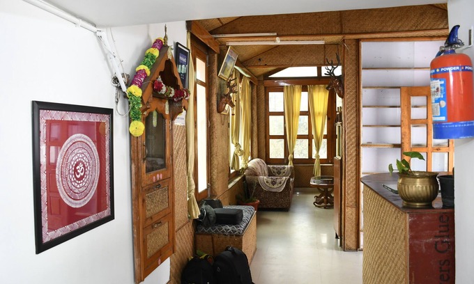Kausani Hotel | Hotel Shivay