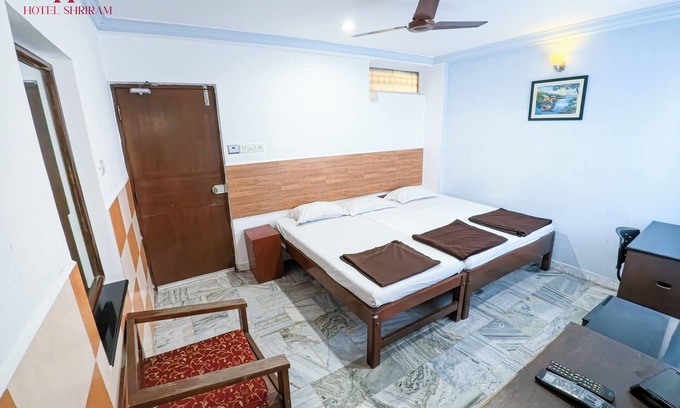 Periamet Cabin | Hotel Shriram