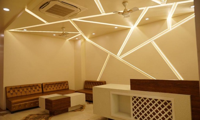 Hardoi Hotel | Hotel SRJ Lawn