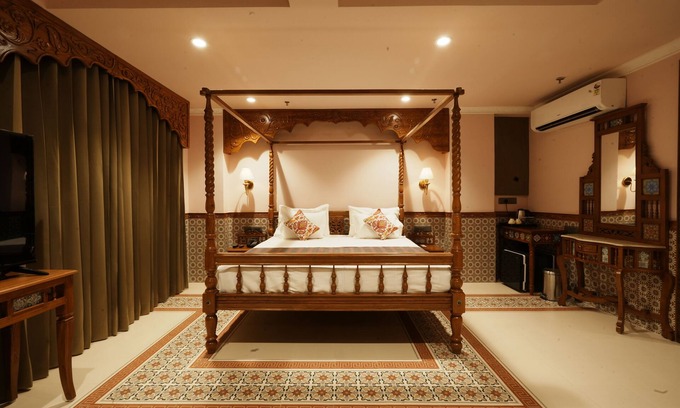 Gandhinagar Hotel | HOTEL SURYA PALACE