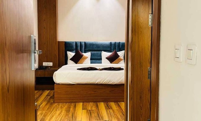 Kalyanpur Hotel | Hotel Swarn Bhoomi