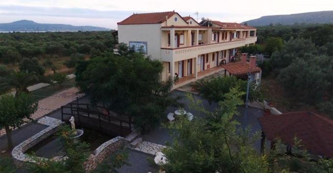 Voia House | Hotel Takis