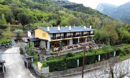 Central Tzoumerka Hotel | Hotel Teloneio
