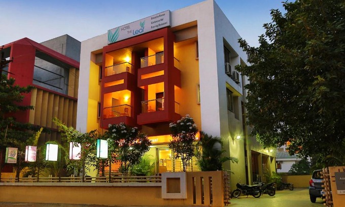 Cidco Hotel | Hotel The Leaf