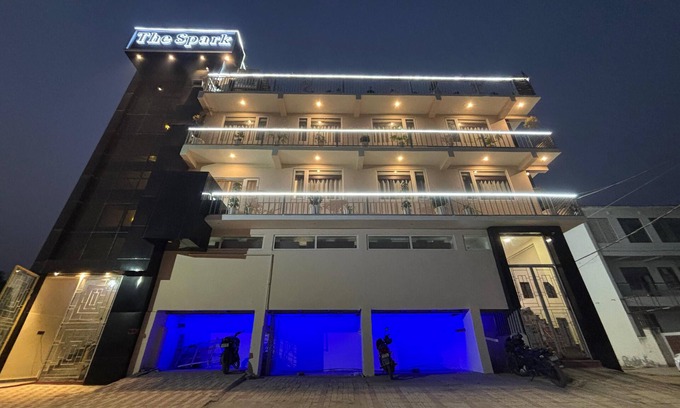Gorakhpur Hotel | Hotel The Spark