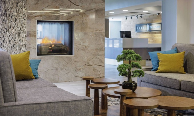 Newtonville Hotel | Hotel Trilogy Albany Airport, Tapestry Collection by Hilton