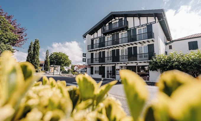 Saint-Pee-sur-Nivelle Hotel | Hotel Trinquet