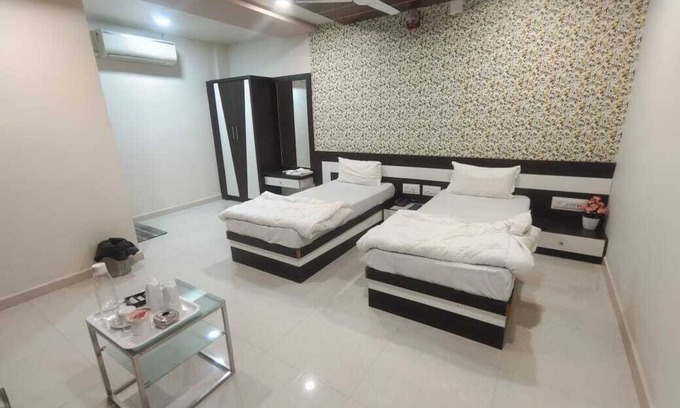 Rajula Hotel | Hotel Tulsi Inn