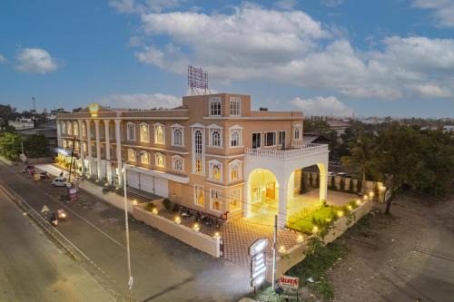 Latur Hotel | Hotel Utsav Square
