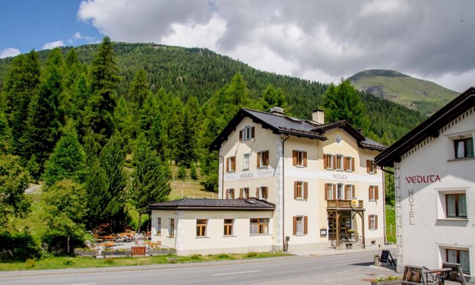 Cinuos-Chel Hotel | Hotel Veduta