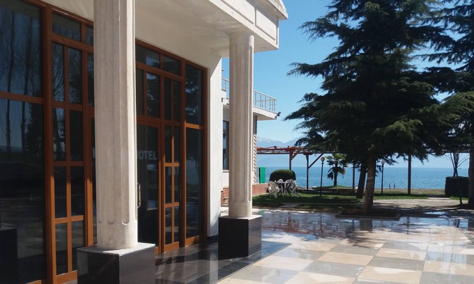 Udenisht Hotel | Hotel Victoria