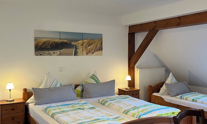 Lahnstein auf der Hohe Hotel | Hotel Waldhaus room 3 - triple room - near Koblenz - with breakfast