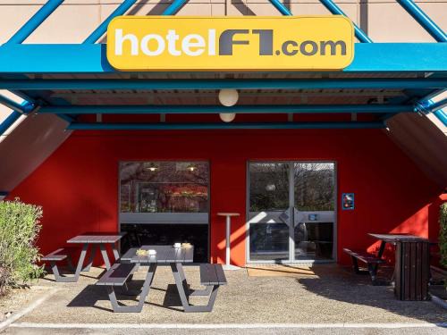Viviani - Bonnevay Hotel | hotelF1 Lyon Gerland Vénissieux
