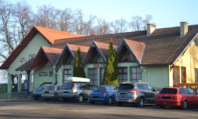 Legnickie Pole Hotel | Hotelik Orlik