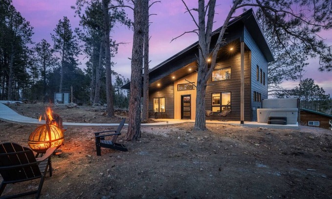 Custer House | Hottub Haven: Sauna + Firepit + Enjoy Wildlife