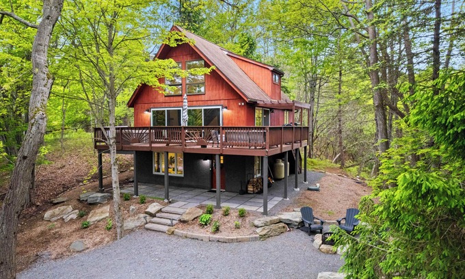 Long Pond House | HotTub,Walk2Beach,Indoor/Outdoor Pools,DogFriendly