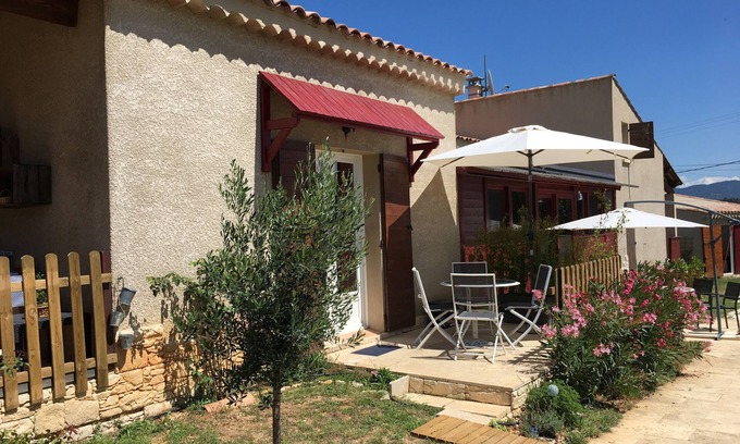 Chateauneuf-Val-Saint-Donat House | House for 2 or 4 people, ideal for a couple with children, shared pool