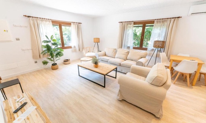 Les Meravelles Villa | Houm Villa Nets