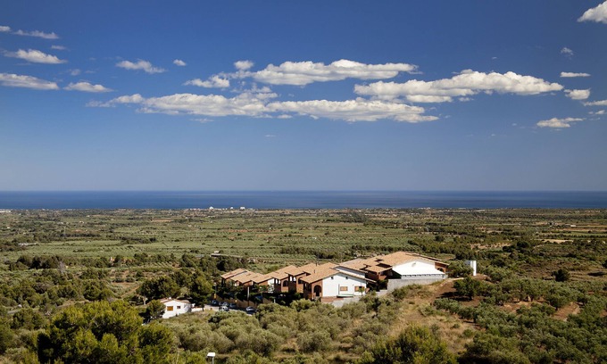 Riudecanyes Ski Chalet | House 1 Farigola with swimming pool. 15 ' from Port Aventura! and the beaches.
