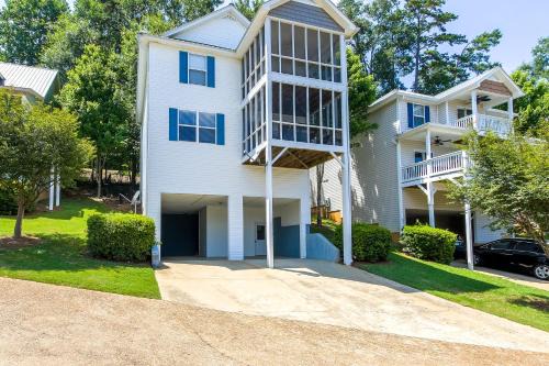 Leesburg House | House # 29 -Castaway (Pet Friendly)