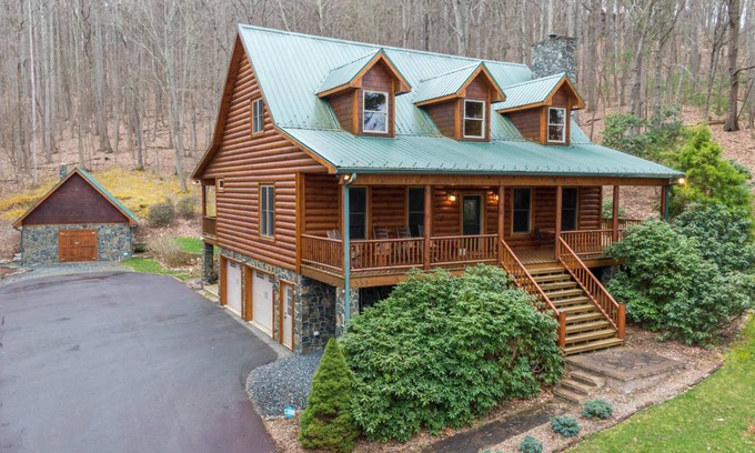 Lansing House | House ∙ 4 bedrooms ∙ 12 guests