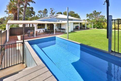 Nichols Point House | House ∙ 5 bedrooms ∙ 14 guests