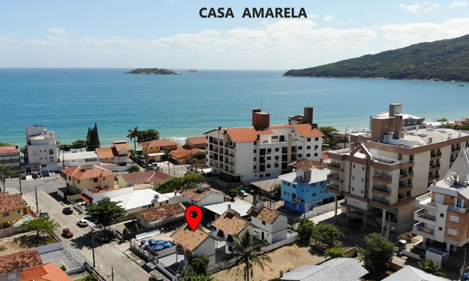 Ingleses Sul House | House 50 meters from the sand of Praia dos Ingleses or 5 minutes on foot.