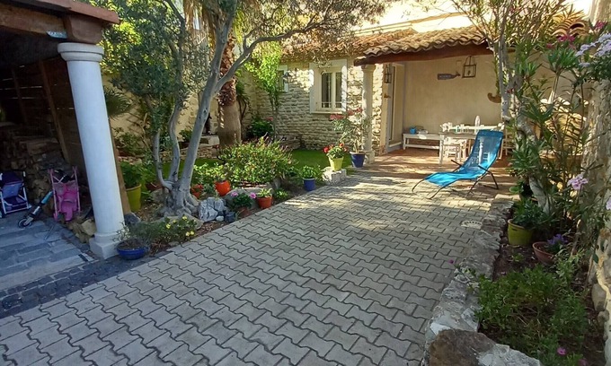 Ensues-la-Redonne House | House 90m2 10 min walk from the beach
