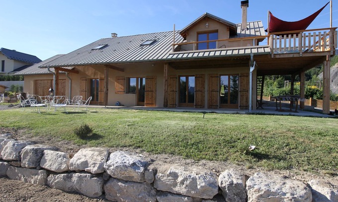 Prunieres Villa | House between lake and mountains, close to resorts
