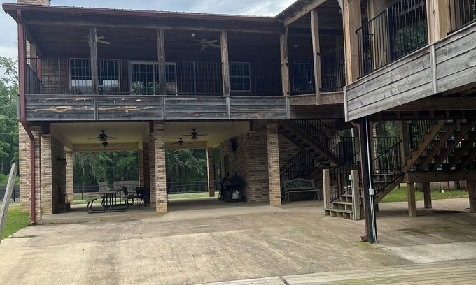 Jefferson House | House/Boat house on the river! Boat lift and boat ramp, sun deck, ice machine