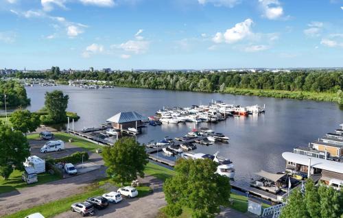 Heugum Boat Rental | House Boat Paris