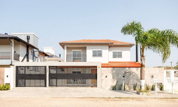 Daniela House | House by the sea with swimming pool! Daniela Beach - Florianópolis