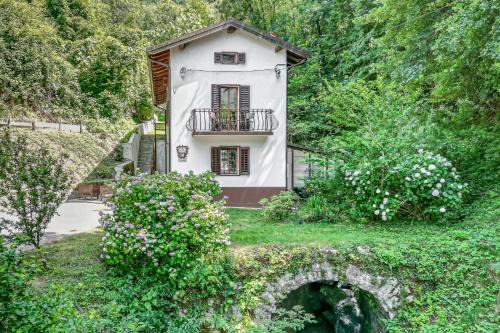 Kanal House | House By The Stream - Happy Rentals