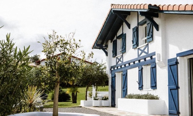 Guethary House | House center Guethary Maisons Dominos 1
