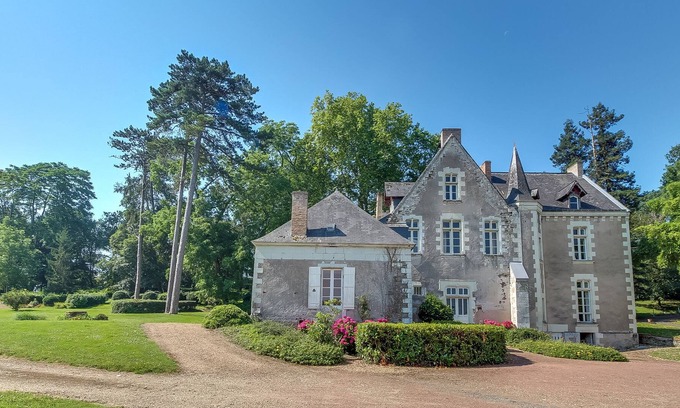 Montreuil-Juigne Other | House "Château de La Déablère" with private swimming pool and Wi-Fi