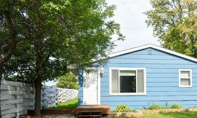 Devils Lake House | House close to town and lake