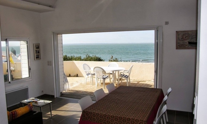 La Plaine-sur-Mer House | HOUSE FACING THE SEA 180° IMPRENSABLE VIEW, 3 BEDROOMS, bright renovated
