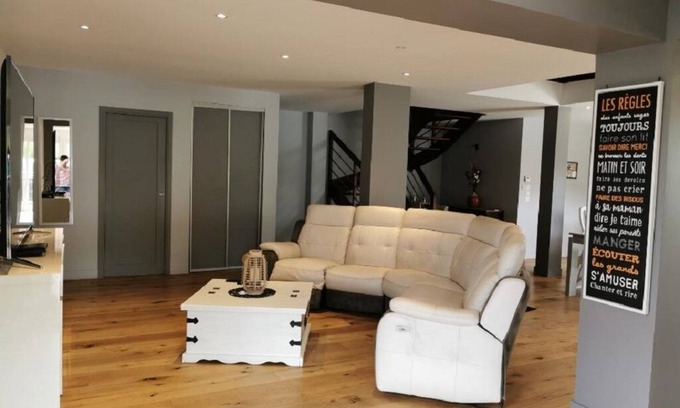 La Riviere-Saint-Sauveur House | House with garden, billiard table and pétanque court