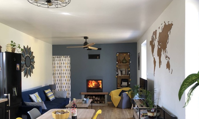 Pays-de-Belves House | House