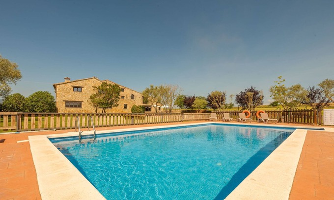 Sords Cottage | House ideal for families and paddle fans. With large garden and pool